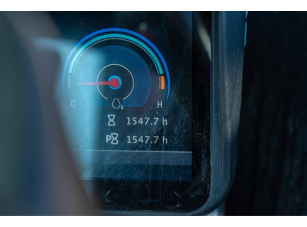 Midiexcavator SUNWARD 60 uf DISPONIBIL PENTRU INCHIRIERE de vanzare